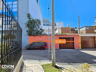 Foto 1 de En Venta Casa como Terreno en Cayma - a Pasos de la Av. Ejercito