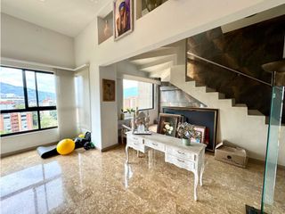 Foto 2 de Espectacular Penthouse en el Poblado