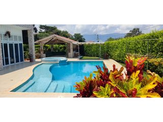 Foto 4 de VENTA HERMOSISIMA CASA DENTRO DEL MEJOR CONDOMINIO DE CHINAUTA C/MARCA