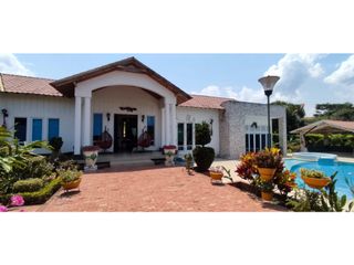 Foto 6 de VENTA HERMOSISIMA CASA DENTRO DEL MEJOR CONDOMINIO DE CHINAUTA C/MARCA