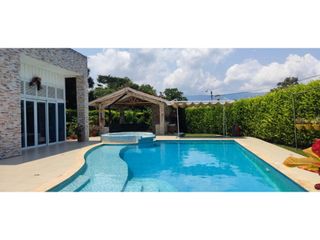 Foto 3 de VENTA HERMOSISIMA CASA DENTRO DEL MEJOR CONDOMINIO DE CHINAUTA C/MARCA