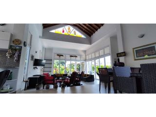Foto 11 de VENTA HERMOSISIMA CASA DENTRO DEL MEJOR CONDOMINIO DE CHINAUTA C/MARCA