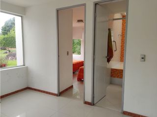 Foto 13 de VENTA HERMOSA CASA CON UNA ESPECTACULAR VISTA EN CHINAUTA C/MARCA