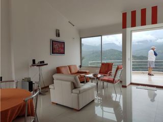 Foto 2 de VENTA HERMOSA CASA CON UNA ESPECTACULAR VISTA EN CHINAUTA C/MARCA