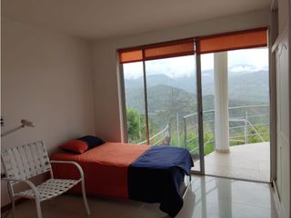 Foto 9 de VENTA HERMOSA CASA CON UNA ESPECTACULAR VISTA EN CHINAUTA C/MARCA