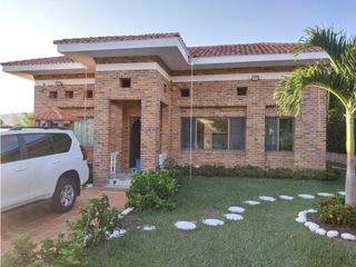 Foto 2 de VENPERMUTO HERMOSA CASA CAMPESTRE EN EL MEJOR CONDOMINIO DE CHINAUTA