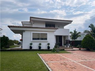Foto 1 de VENTA EXCELENTE CASA CAMPESTRE A PUERTA CERRADA FUSAGASUG C/MARCA