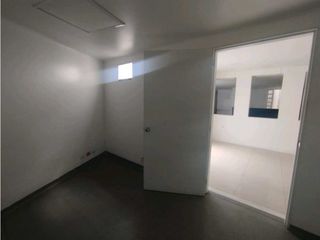 Foto 52 de LOCAL COMERCIAL 3 NIVELES EN LAURELES