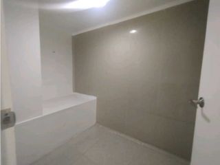 Foto 34 de LOCAL COMERCIAL 3 NIVELES EN LAURELES
