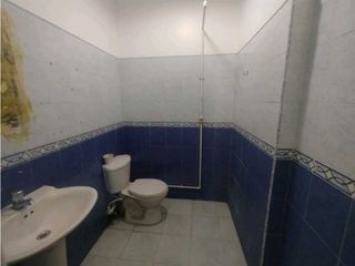 Foto 3 de LOCAL COMERCIAL 3 NIVELES EN LAURELES