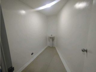 Foto 64 de LOCAL COMERCIAL 3 NIVELES EN LAURELES