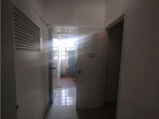 Foto 84 de LOCAL COMERCIAL 3 NIVELES EN LAURELES