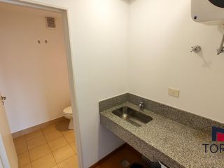 Foto 6 de Oficina de 32m² en Recoleta – Muy luminosa, ideal para uso profesional