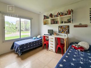 Foto 49 de Casa con pileta y jardín parquizado en venta. Barrio Cerrado San Matías, Escobar