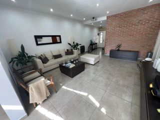 Foto 5 de Casa de 3 dormitorios en Venta en calle 81 e/ 7 y 8