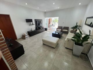Foto 4 de Casa de 3 dormitorios en Venta en calle 81 e/ 7 y 8