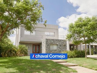 Foto 1 de Casa en venta en Vistas, Puertos (4 dormitorios, dependencia, jardin y pileta)