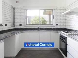 Foto 5 de Casa en venta en Vistas, Puertos (4 dormitorios, dependencia, jardin y pileta)