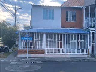 Foto 1 de Se vende casa esquinera!