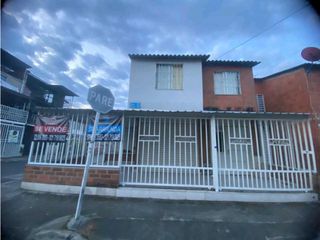 Foto 2 de Se vende casa esquinera!
