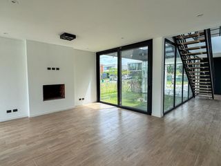 Foto 1 de Venta Casa - Los Castaños - Nordelta / Tigre