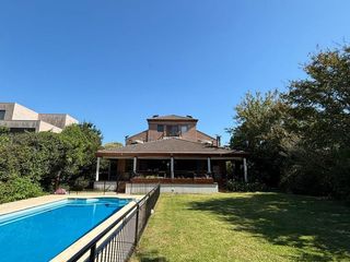 Foto 9 de Casa  de 5 ambientes en alquiler o venta en Club de Campo Hacoaj