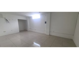 Foto 13 de En renta locales comerciales de 40 mts2 en  Manta Av. Flavio Reyes