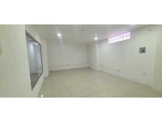 Foto 7 de En renta locales comerciales de 40 mts2 en  Manta Av. Flavio Reyes