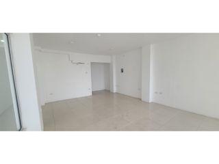 Foto 5 de En renta locales comerciales de 40 mts2 en  Manta Av. Flavio Reyes