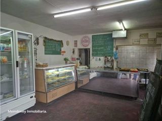 Foto 10 de VENTA DE CASA ESQUINA CON SALÓN COMERCIAL - CALLE SARMIENTO, RIVADAVIA
