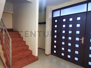 Foto 1 de CASA AMPLIA Y DE LUJO DE VENTA EN CAPELO, valle de los chillos