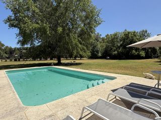 Foto 3 de Encantadora casa quinta a la venta en el prestigioso barrio La Araucaria| Lobos