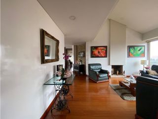 Foto 3 de Venta Espectacular Apartamento Gratamira, Bogotá