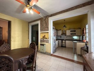 Foto 4 de Venta Casa 7 amb cochera terraza Parque Patricios