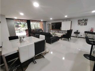Foto 1 de Amplios Espacios Casa Envig las brujas 6 alcobas !!300m2💰1630 Mill.