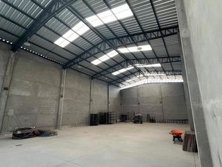 Foto 4 de RENTO  GALPON EN COMPLEJO A ESTRENAR, SECTOR CALDERÓN