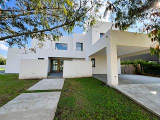 Foto 1 de Casa a estrenar en venta en barrio cerrado San Matias - Escobar