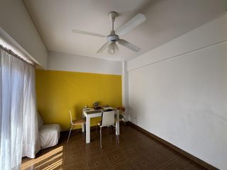Foto 2 de Venta Departamento 2 ambientes en Balvanera, balcón al frente, luminoso
