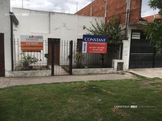 Foto 1 de Casa en venta de 1 dormitorio con cochera en La Plata