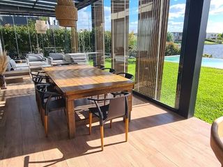 Foto 10 de Casa en  venta 5 dormitorios al lago