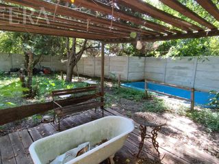 Foto 8 de Venta de casa quinta de 3 ambientes con jardín en Arturo Segui