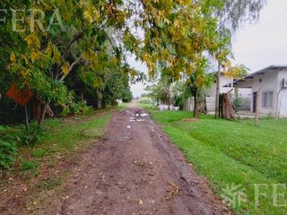 Foto 9 de Venta de casa quinta de 3 ambientes con jardín en Arturo Segui