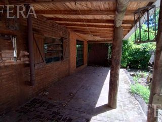 Foto 5 de Venta de casa quinta de 3 ambientes con jardín en Arturo Segui