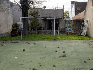 Foto 11 de casa de 2 dormitorios sobre lote de 10x60 en La Plata