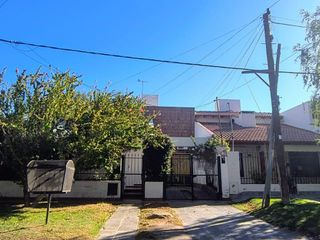 Foto 1 de venta casa 2 dormitorios jardines del rey Neuquen