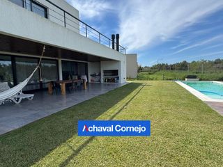 Foto 1 de Casa con pileta en Puertos, Acacias