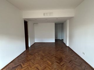 Foto 6 de departamento tres dormitorios  amplio impecable doble balcón abasto parrillero