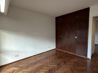 Foto 19 de departamento tres dormitorios  amplio impecable doble balcón abasto parrillero