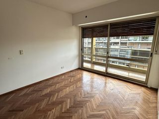 Foto 21 de departamento tres dormitorios  amplio impecable doble balcón abasto parrillero