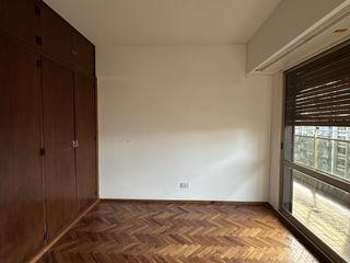 Foto 16 de departamento tres dormitorios  amplio impecable doble balcón abasto parrillero